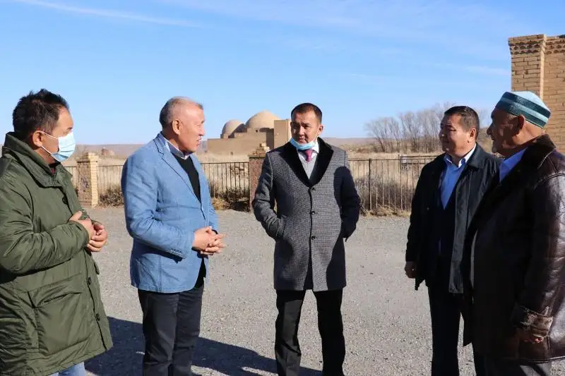 Экспедиция «По следам Яссауи» посетила Сузакский район