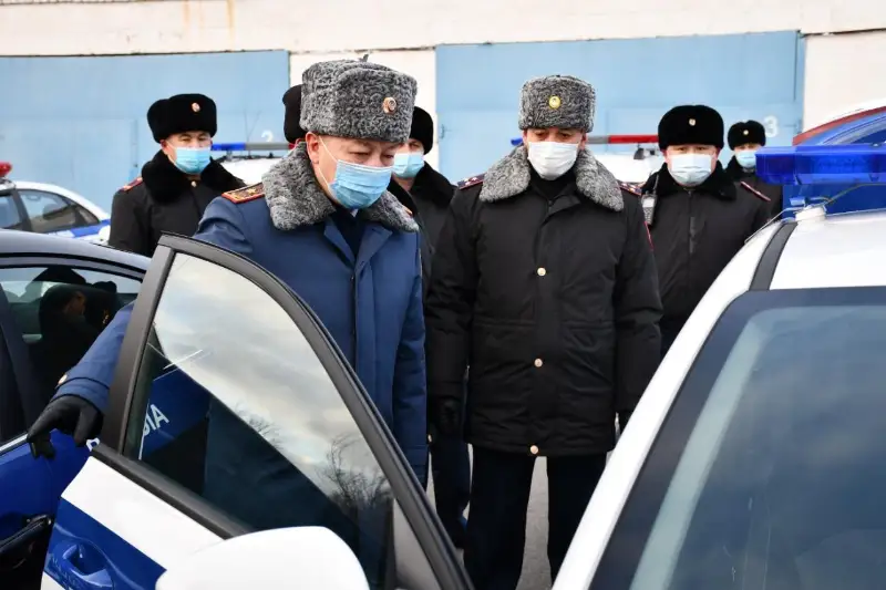 Отделяющие водителя от нарушителей решетки появятся в автомашинах акмолинских полицейских