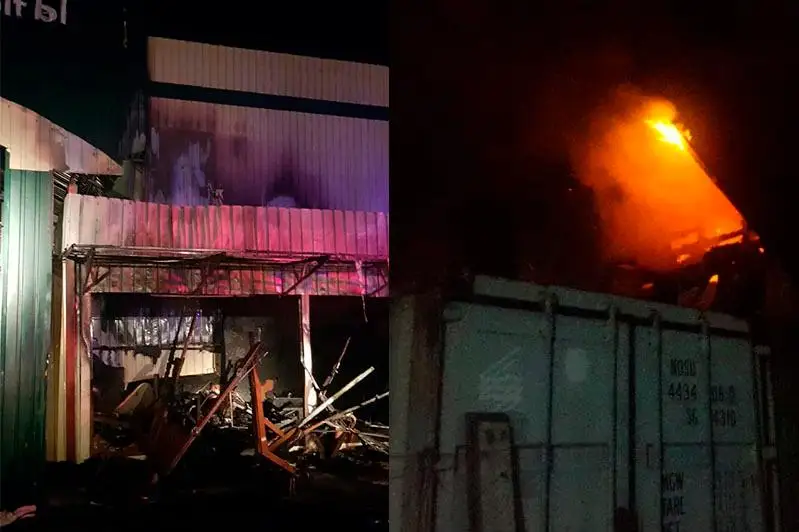 Пожар произошёл на барахолке в Алматы