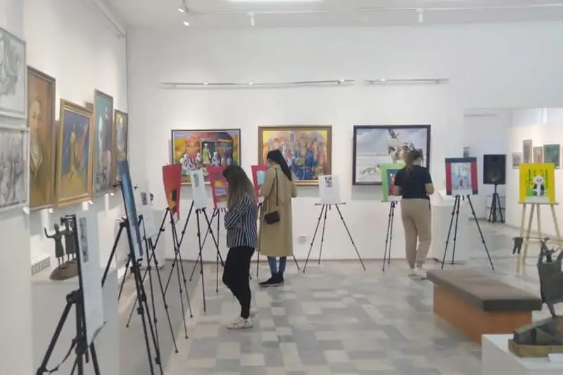 В Актобе прошла выставка работ воспитанников специнтернатов из ЗКО