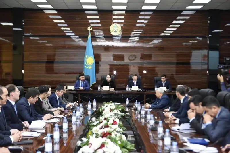 Члены республиканского антикоррупционного штаба встретились с активом Шымкента