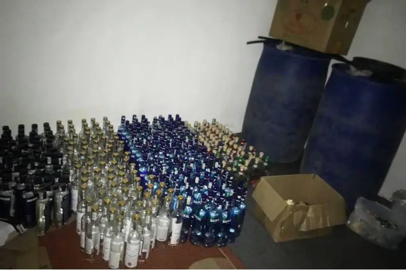 20 тонн алкоголя на 5,5 млн тенге пытался вывезти из страны казахстанец