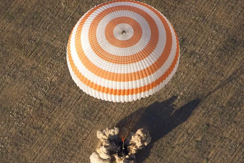 Экипаж корабля «Союз МС-15» благополучно приземлился в Карагандинской области