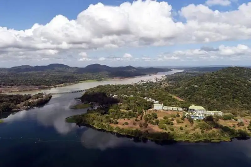 Семь молодых людей найдены мертвыми у лесного озера в Панаме