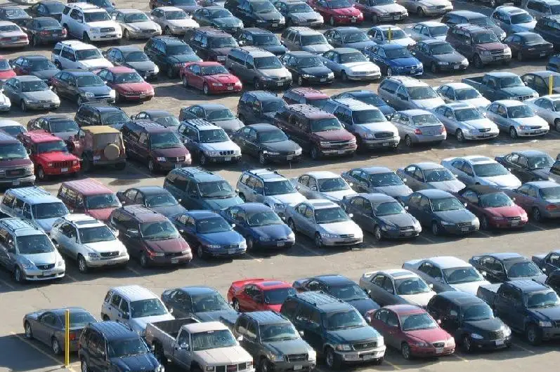 С начала карантина 792 автомашины отправлены на штрафстоянку в столице