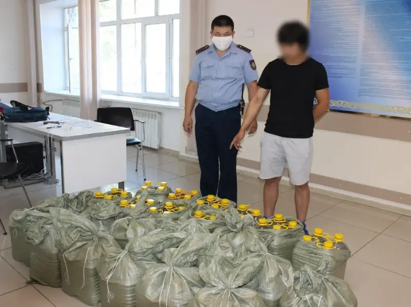 Полтонны алкоголя изъяли полицейские в ВКО