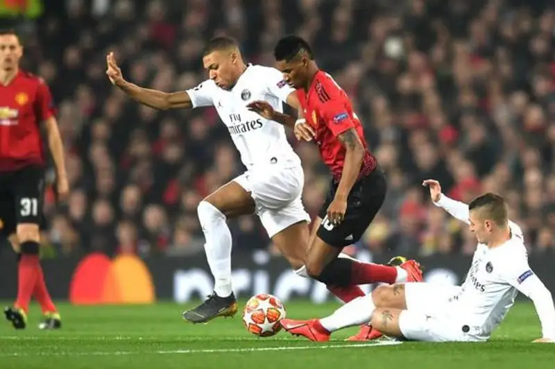 Казахстанцы увидят прямую трансляцию матча ПСЖ — «Манчестер Юнайтед»