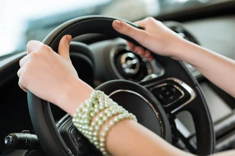 Пьяную автоледи задержали полицейские в Нур-Султане