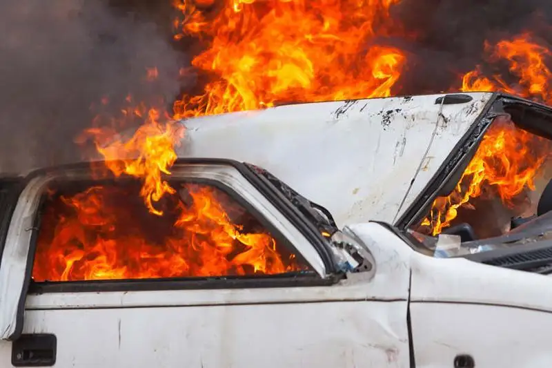 В Алматы нетрезвый мужчина угнал чужую «девятку» и сжег ее