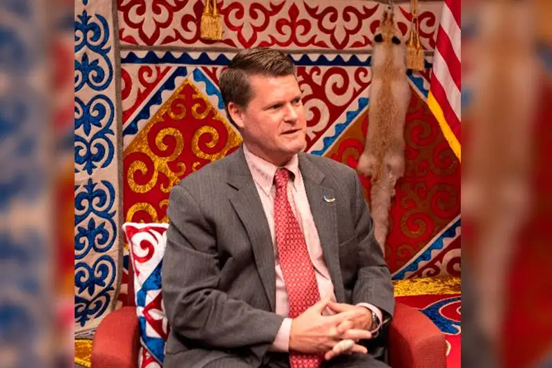 О перспективах военного сотрудничества между США и Казахстаном рассказал Рэндалл Шрайвер