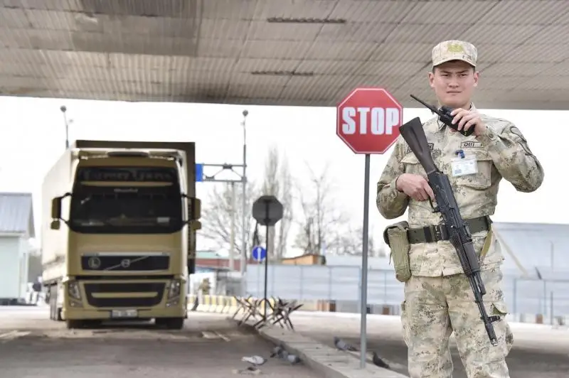 Незаконный вывоз защитных средств на 500 миллионов тенге предотвратили пограничники в ЗКО