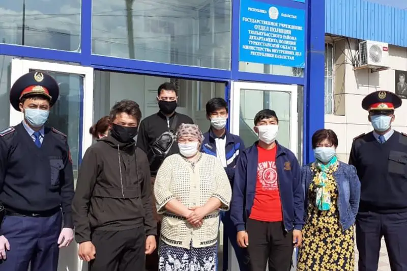 Заблудившихся в горах в Туркестанской области сельчан искали всю ночь