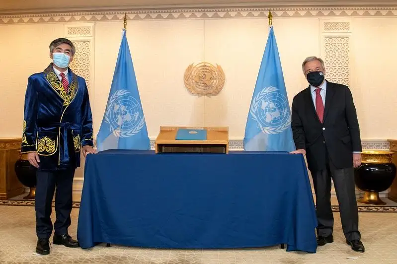 Постпред Казахстана при ООН вручил верительные грамоты Антониу Гутерришу