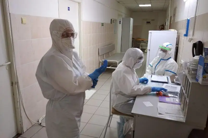 Свыше 2,6 миллиарда тенге выплатили медикам ЗКО за борьбу с коронавирусом