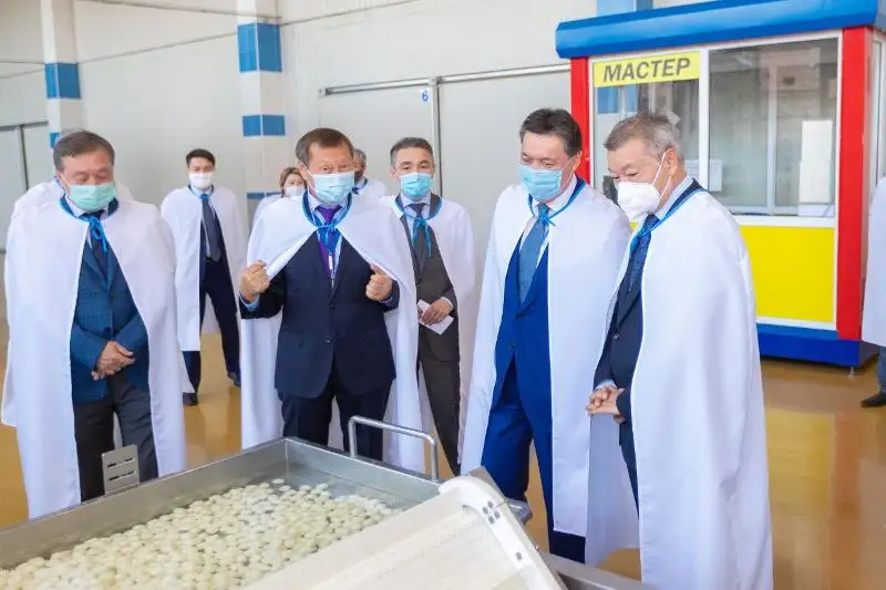 Для покрытия дефицита молока в РК нужно построить до 600 ферм - Сейлжан Сайлаубаев