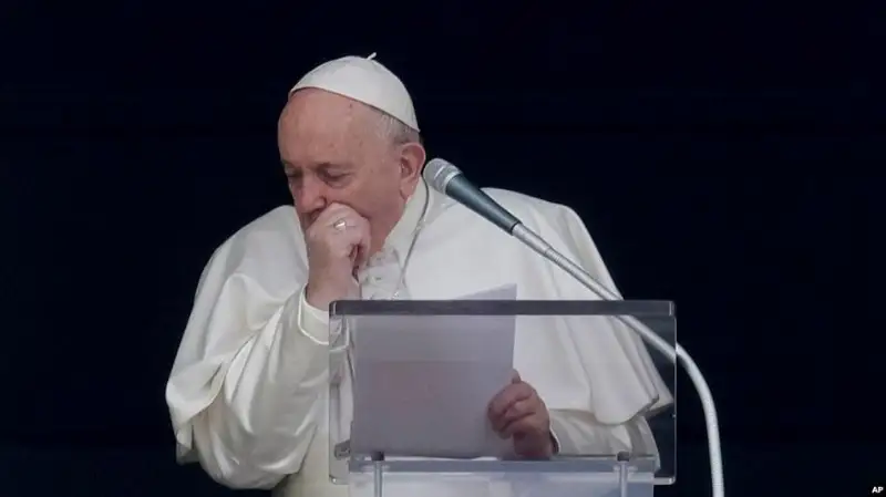 Папа Римский заболел на фоне общей обеспокоенности вспышкой коронавируса в Италии