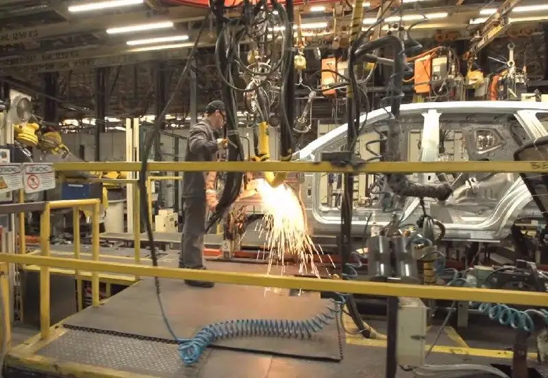 Свыше тысячи рабочих мест откроется на автомобильном заводе в Костанае