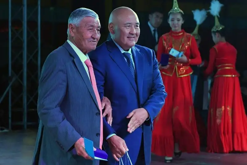 К 55-летию Ордабасинского района 20 семей получили ключи от новых квартир