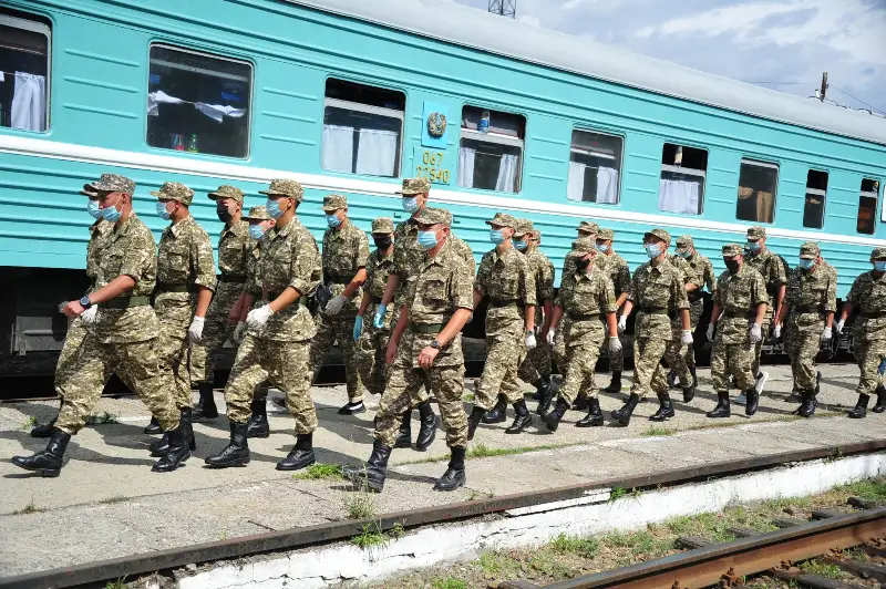 Более 100 новобранцев будут проходить курс молодого бойца в Семее