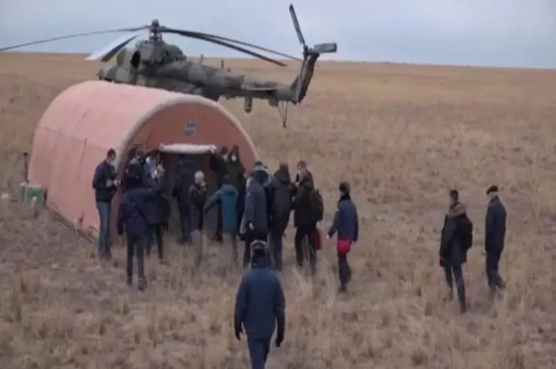 Корабль «Союз МС-16» с тремя членами экипажа МК совершил посадку в Казахстане