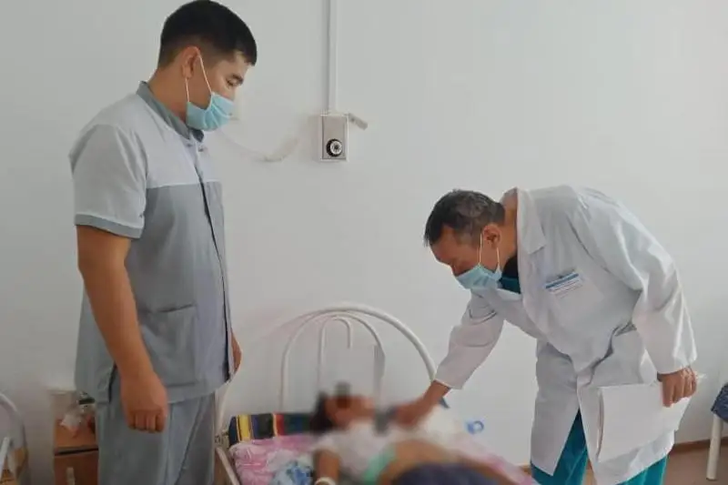 Почти 50 детям с редким заболеванием органов грудной клетки помогли жамбылские хирурги