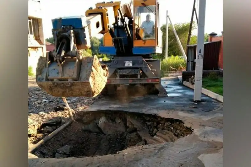 Из-за порыва трубопровода свыше 350 абонентов остались без воды в Семее