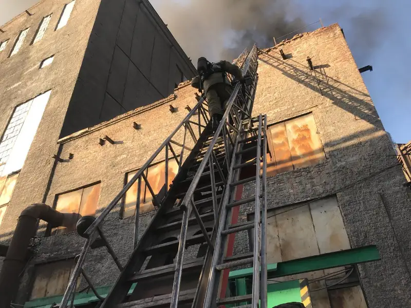 Котельный цех загорелся на территории АрселорМиттал Темиртау