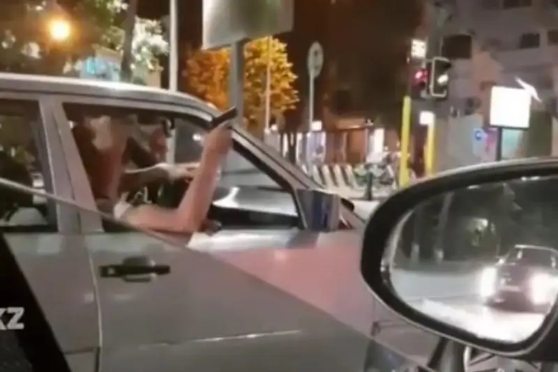 Размахивавшего пистолетом пассажира авто ищет полиция Алматы