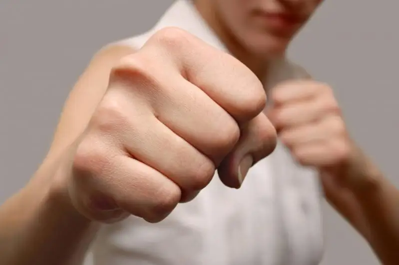 Три жительницы Кокшетау избили мужчину возле кафе