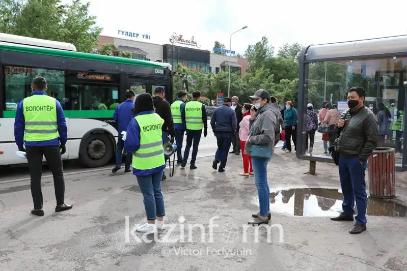 Количество волонтеров достигло свыше 100 тысяч человек в течение года - Президент РК