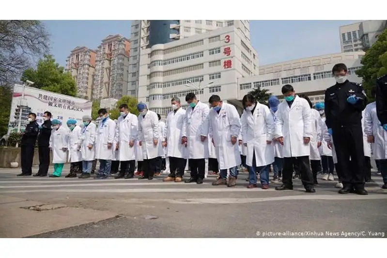 В Китае почтили память жертв пандемии COVID-19