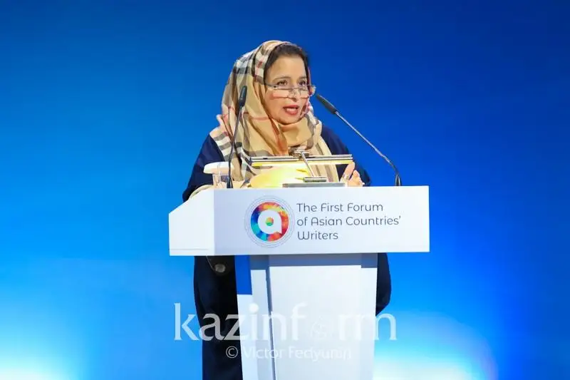 Известная арабская писательница призвала азиатских женщин быть активными