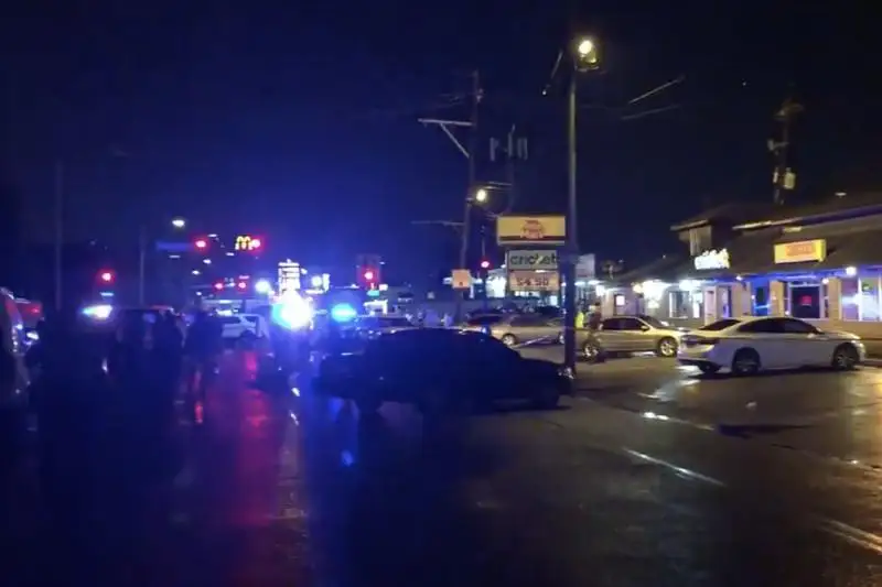 3 человека погибли и один ранен в результате стрельбы во Франции