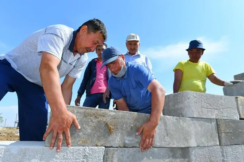 Возведены стены первого дома в Мактааральском районе