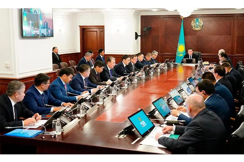 Аскар Мамин поручил завершить в 2020 году реализацию крупных автодорожных проектов