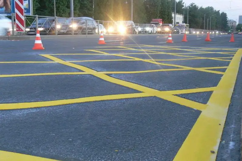 На каких перекрестках появится вафельная разметка в Алматы