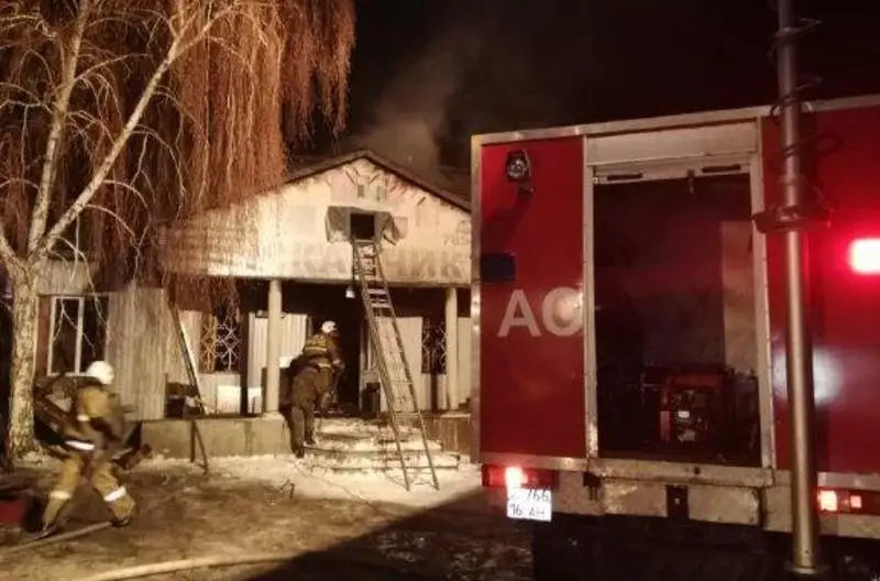 Склад загорелся  в Усть-Каменогорске