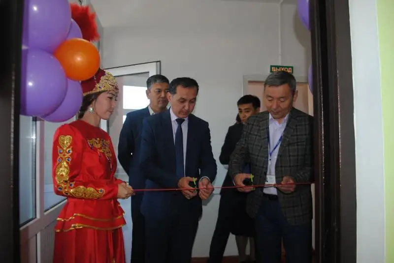 STEM-лабораторию новейшего поколения открыли в одной из школ Атырау