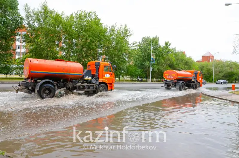 Ливень в Нур-Султане: откачано более 150 тысяч кубометров воды