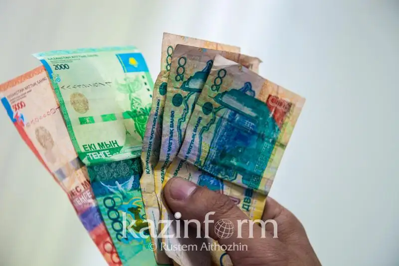 Незаконно списанные с проездных карт деньги вернут пассажирам в Атырау