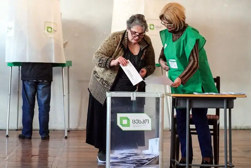 Правящая партия в Грузии побеждает на парламентских выборах