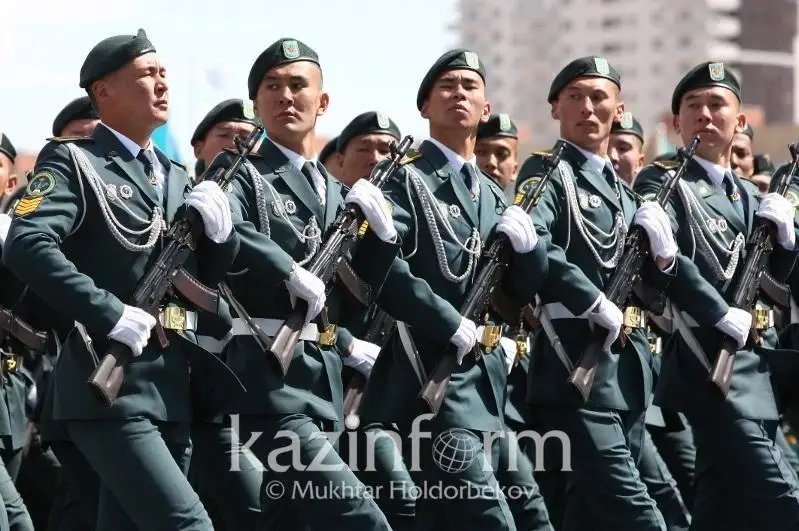 Какова структура званий в Вооруженных силах РК