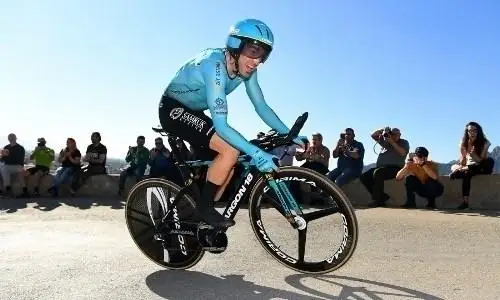 Велогонщик «Астаны» победил на шестом этапе «Вуэльты Испании»