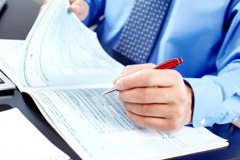 Причины увеличения сроков рассмотрения соцвыплат назвали в Минтруда