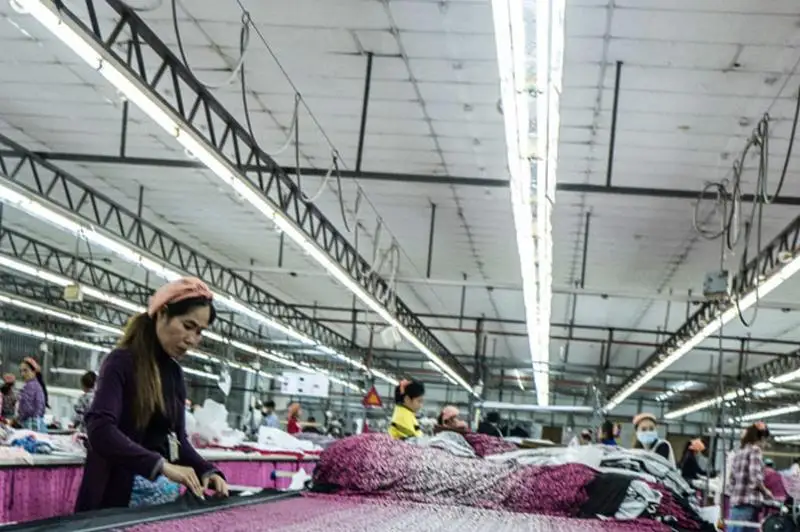 Покупать меньше одежды призвали в ООН