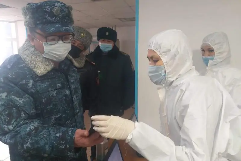 Санпост на границе с Россией проинспектировал главный костанайский полицейский