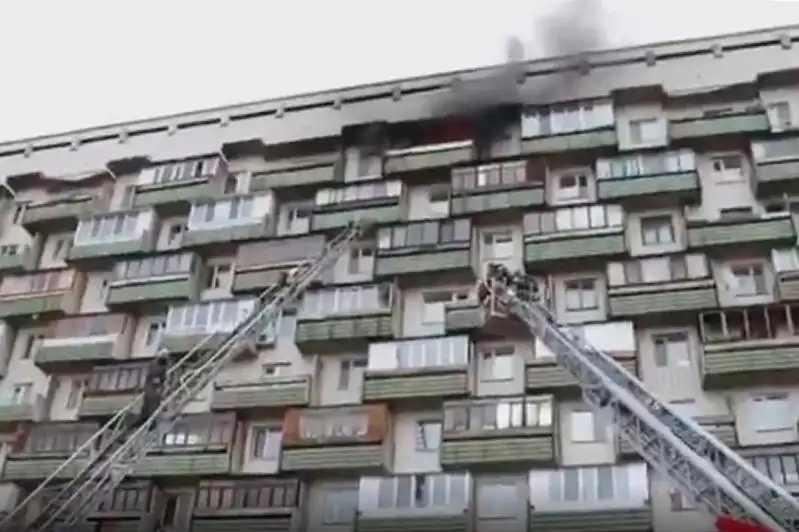 Две женщины и младенец погибли при пожаре в многоэтажке в Караганде