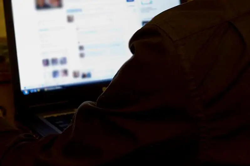 Действовавшую через соцсеть мошенницу задержали в Караганде