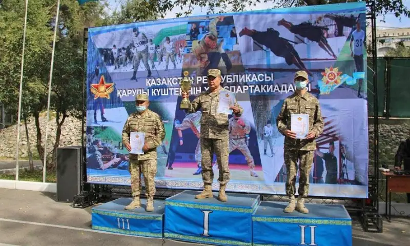 Чемпионаты по офицерскому и военному троеборью проходят в Алматы