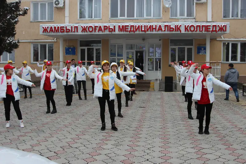 «От сердца к сердцу»: волонтерский центр открыли в Жамбылском высшем медицинском колледже